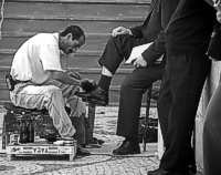 professionelles dienstleistungsverhalten: schuhputzer in lissabon